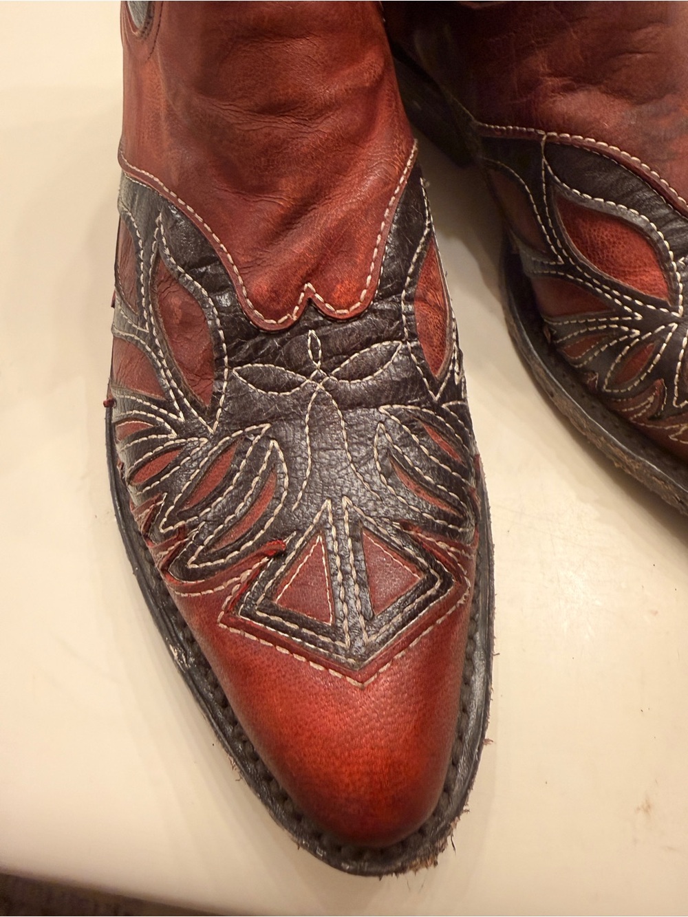 Stetson Ankle Boots Pointed Toe Low Heel Distressed Red Black Blue Sz 8 - Picture 4 of 10
